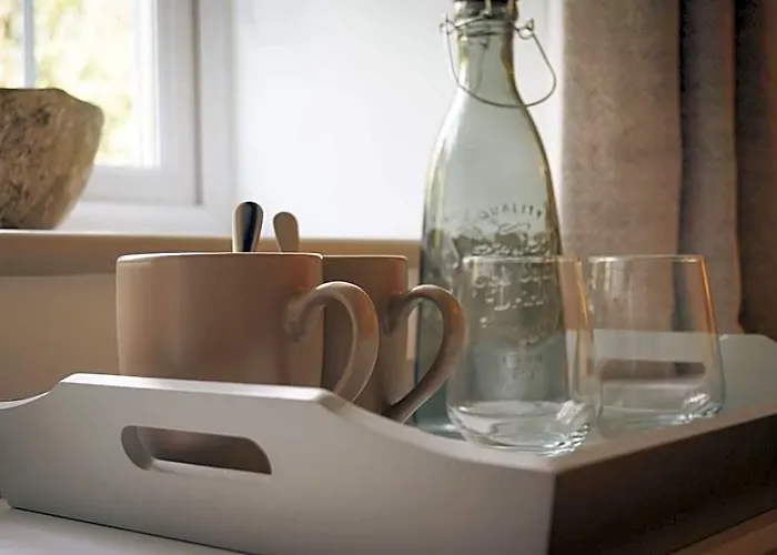 Lemon Tree Rooms - Newly Refurbished Coastal Stay